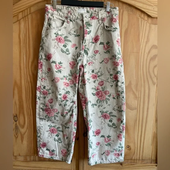 Free People Deep Trance Mid Rise Cropped Jeans in Wallpaper Floral Size 29 - Picture 5 of 8